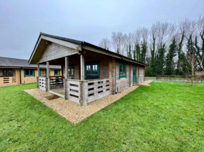 Reeds Lodge, Lake Pochard